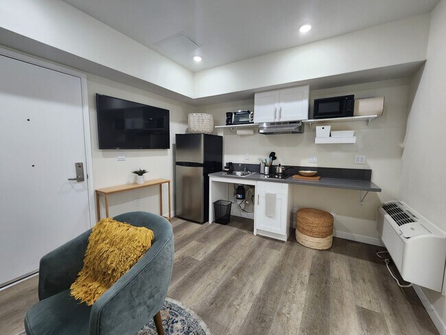 Building Photo - 228 N Soto St