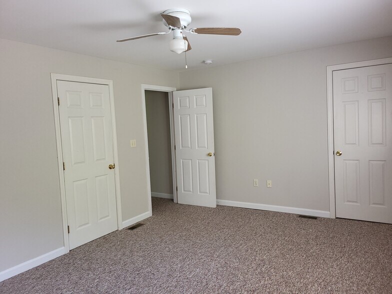 Front Bedroom - 330 Craney Hill Rd