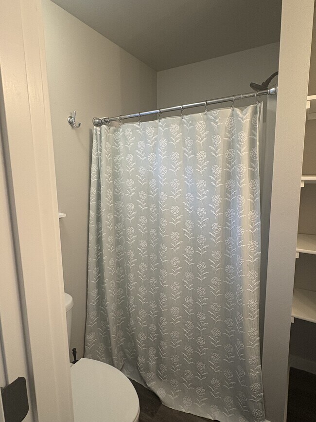 Building Photo - 61 E Ellinor Peak Pl