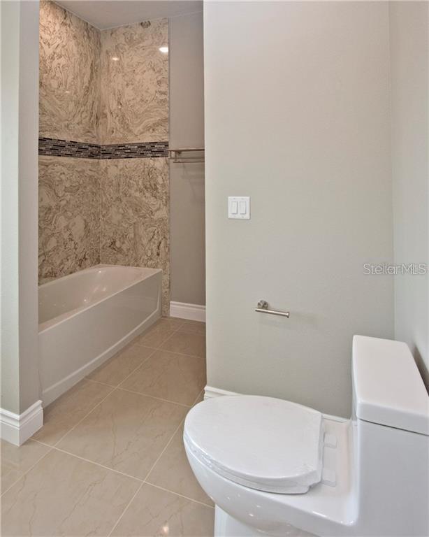 Building Photo - 1927 Greenbriar Ter