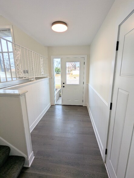 Building Photo - 4248 Regent Ave N