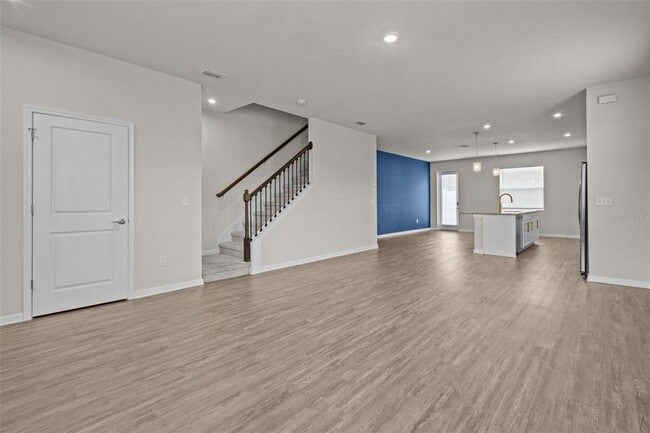 Building Photo - 15384 Caravan Ave