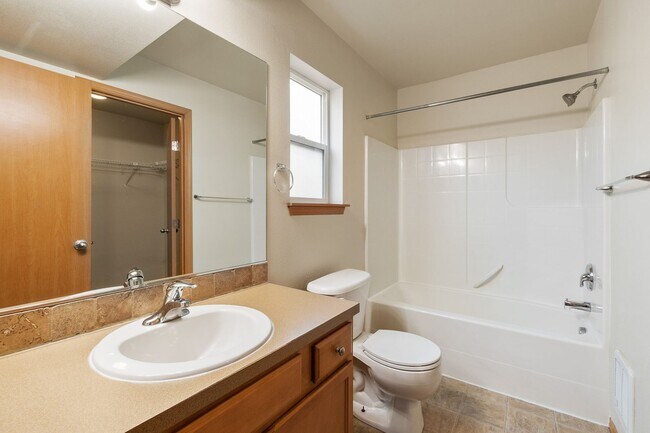 Building Photo - RP26