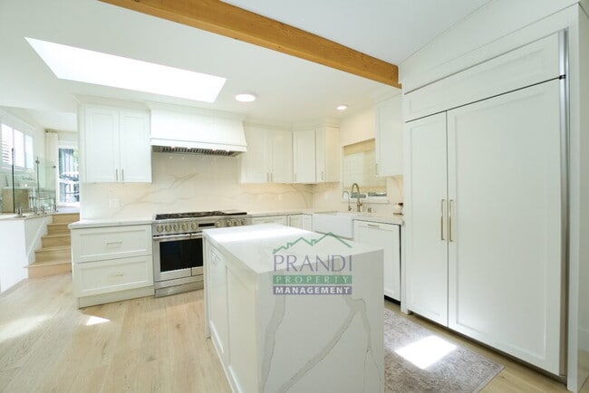 Building Photo - 49 Locust Ave