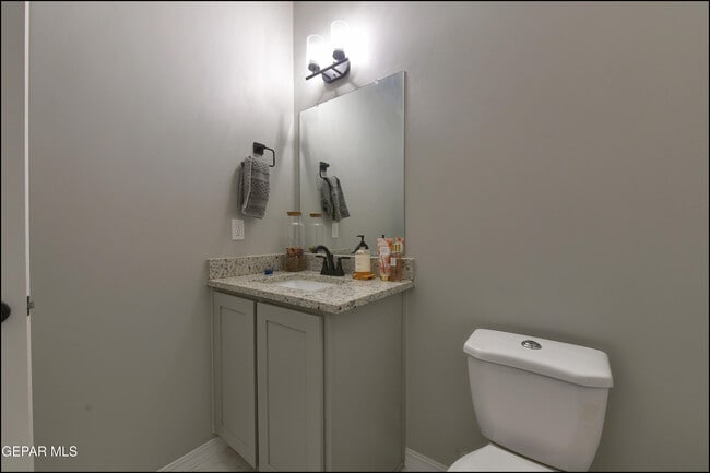 Building Photo - 600 Logwood Ave