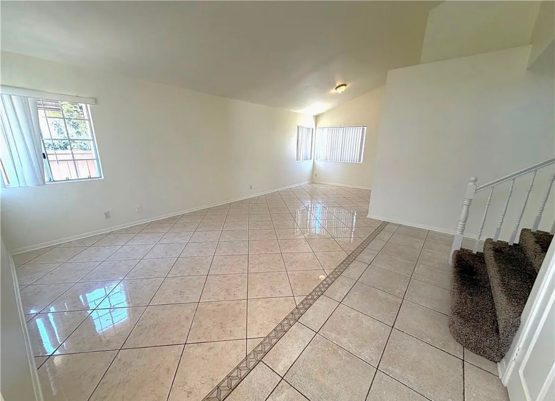 Building Photo - 39843 Amberley Cir