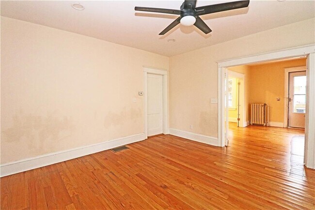 Building Photo - 30 Thurston Ave