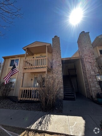 Building Photo - 810 Tenderfoot Hill Rd
