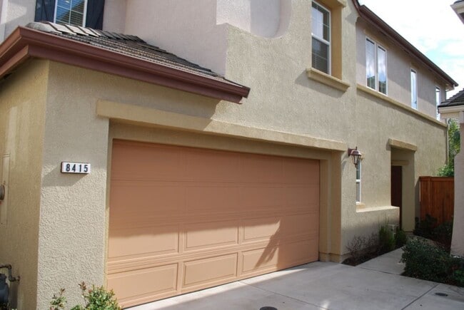 Building Photo - 8415 Oliva Rd