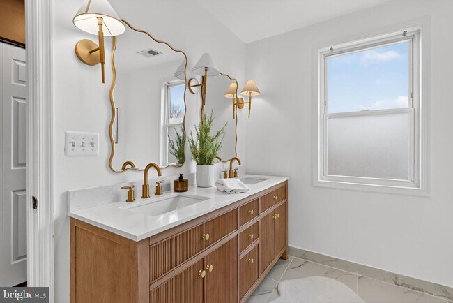 Building Photo - 4822 5th St NW