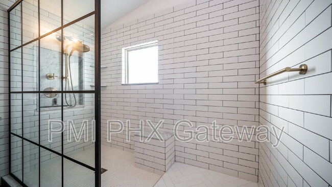 Building Photo - 1891 E Oasis Dr