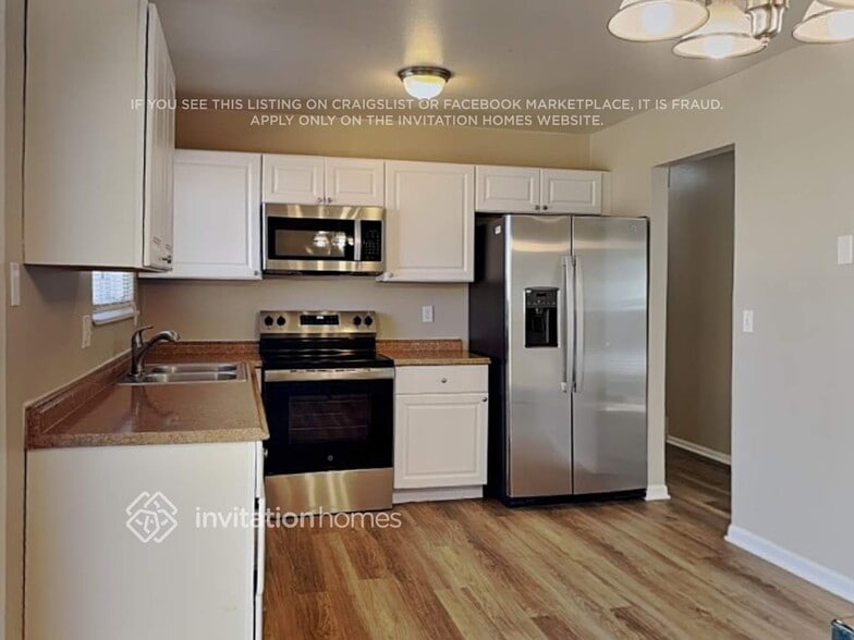 Building Photo - 9954 Columbine St