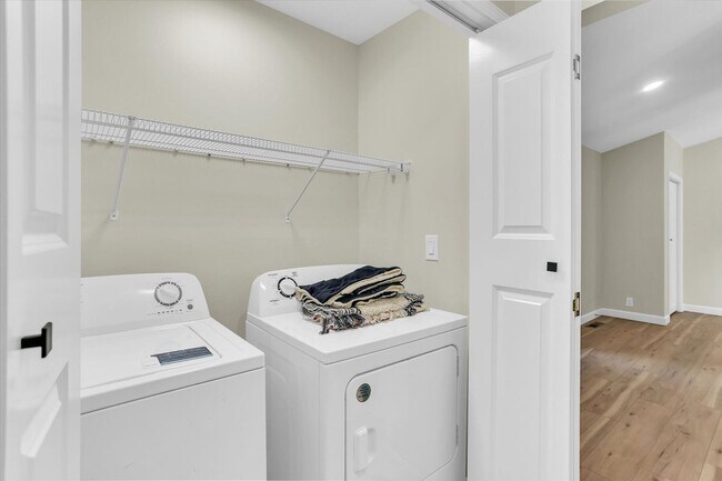 Building Photo - 4011 Danbury Dr