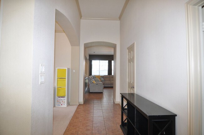Building Photo - COMING SOON! Stunning 4-2-2 in Ft. Worth –...