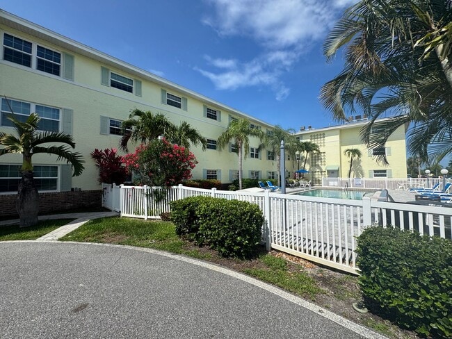Building Photo - 2BR 2BA CONDO LOCATED CLOSE TO PORT CANAVERAL