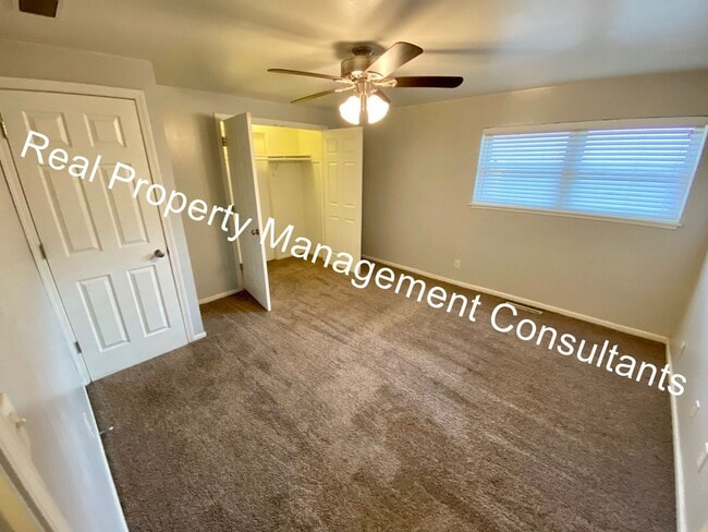 Building Photo - Westport Sept Move In Special!