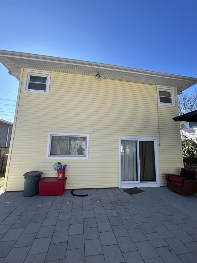 Building Photo - 147 Truxton Rd