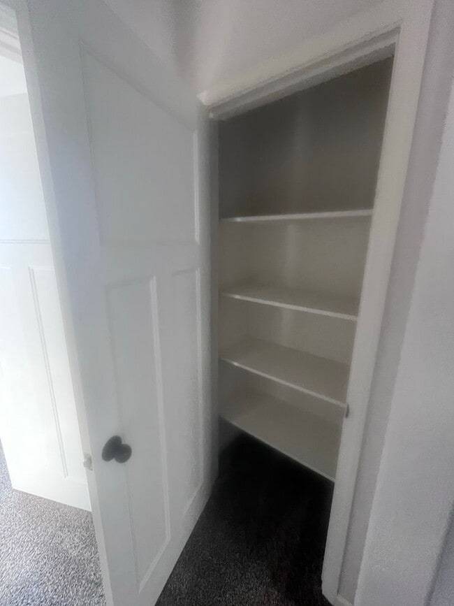 Building Photo - Riverbank!