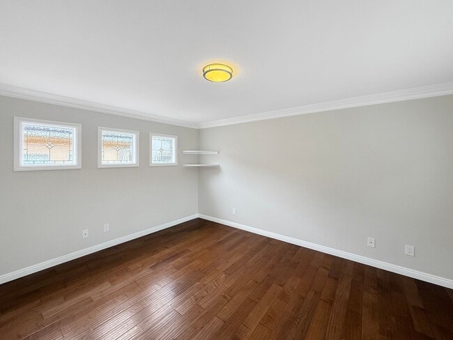 Building Photo - Great 3B/2.5BA House in Gated Community in...