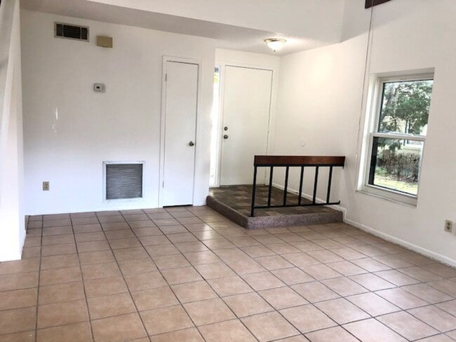 Building Photo - MOVE IN MARCH! 2 Story-Spacious 3 beds 2.5 bath townhouse with attached 2 car garage!!