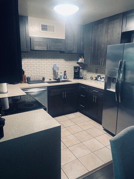 Building Photo - 403 Bradshaw Ln