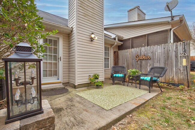 Building Photo - 4 Creekbend Ct