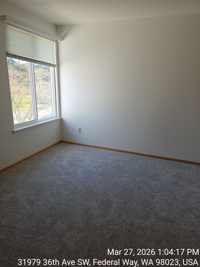 Building Photo - Twin Lakes life on a golf course -4 level home -  4 bedroom 2.5 bathroom with 2 car garage - Move...