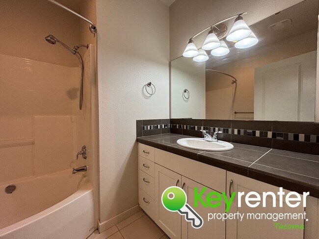 Building Photo - 2164 Yakima Ct