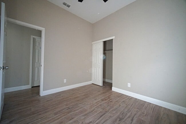 Building Photo - Beautifully remodeled 4 bedroom, 2 bathroo...