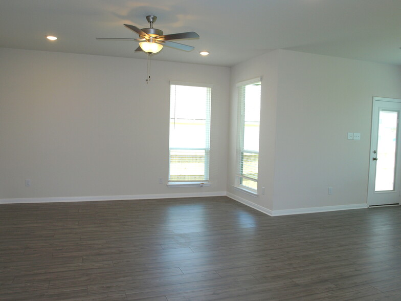 Building Photo - 4140 Aransas Dr