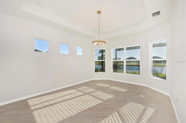 Building Photo - 12655 Wellen Golf St
