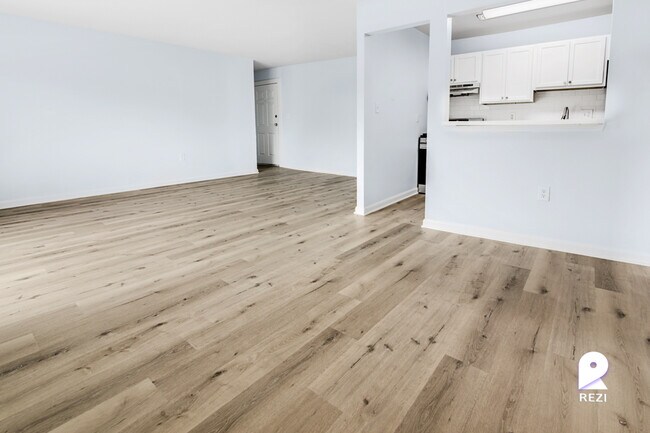 Building Photo - 6439 Hil-Mar Dr