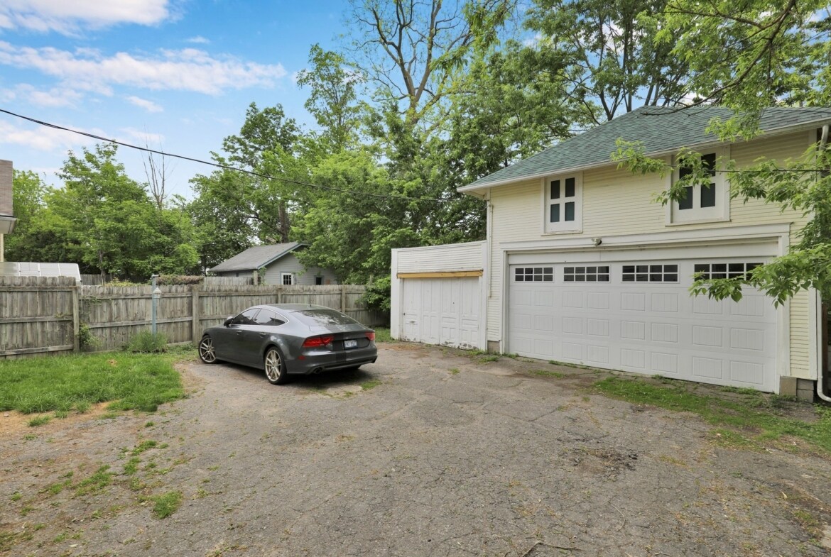 Building Photo - 716 N Walnut St