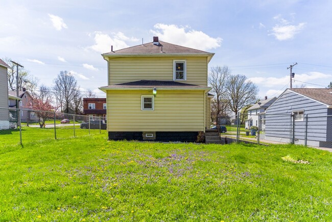Building Photo - 510 Devitt Ave