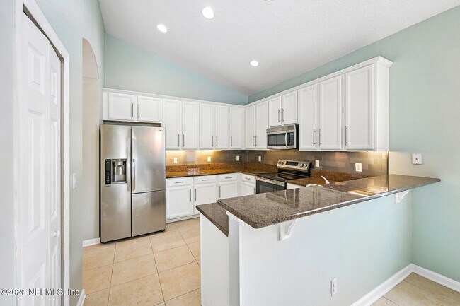 Building Photo - 131 Cornwall Dr