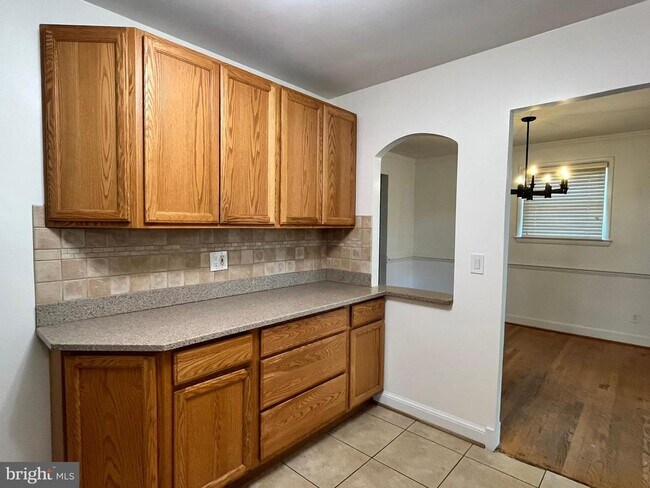 Building Photo - 10710 Jamaica Dr