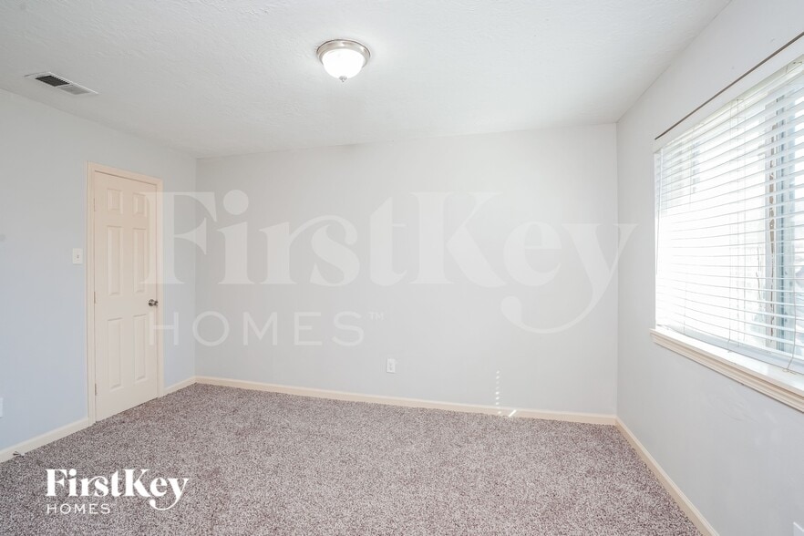 Building Photo - 4306 Regency Villa Dr