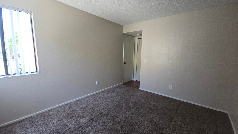 Building Photo - 2050 S Euclid Ave