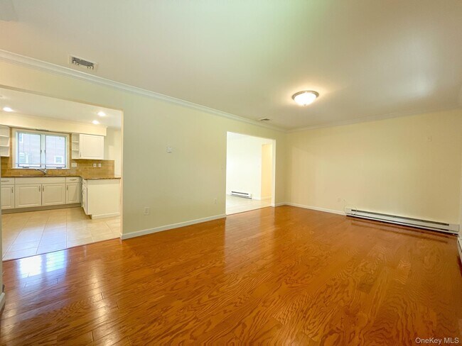 Building Photo - 10 Fairview Dr
