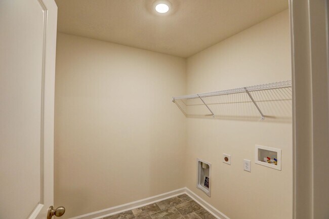 Building Photo - NEW CONSTRUCTION - 5 BDRMS, 3 BTHS, JOHNSON CITY