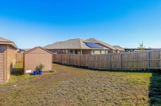 Building Photo - 1831 Creekwood Dr