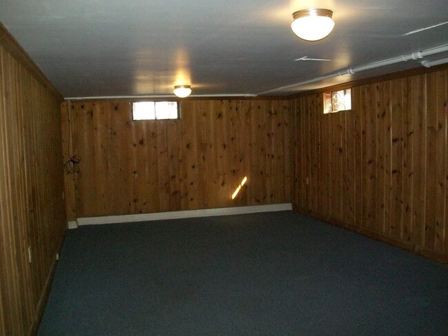 Building Photo - 7283 Barnette Ave