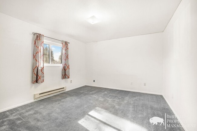 Building Photo - Spacious 6-Bedroom Home with Garden Oasis in Idaho Falls