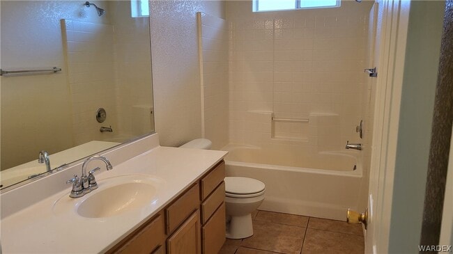 Building Photo - 4960 Santa Evinita Rd