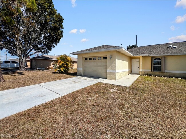 Building Photo - 1909 SW Santa Barbara Pl