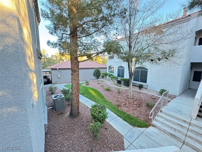 Building Photo - 700 Carnegie St