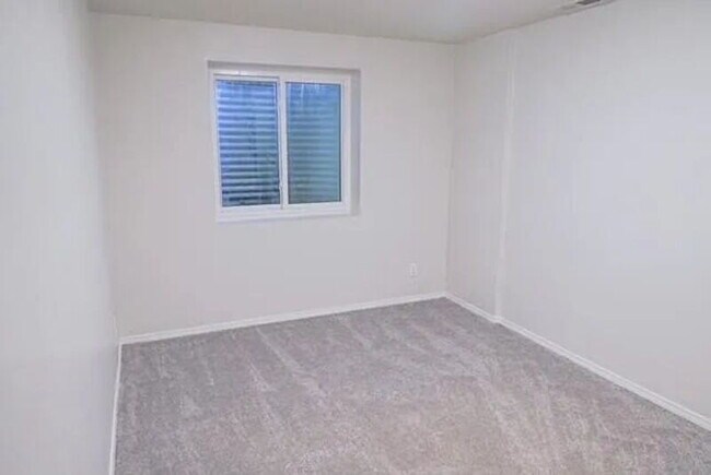 Building Photo - 3580 Dill Dr