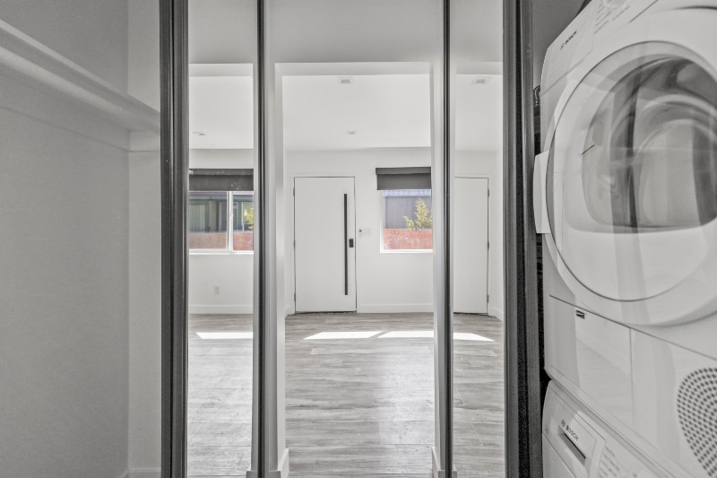 Building Photo - 2814 Sichel St