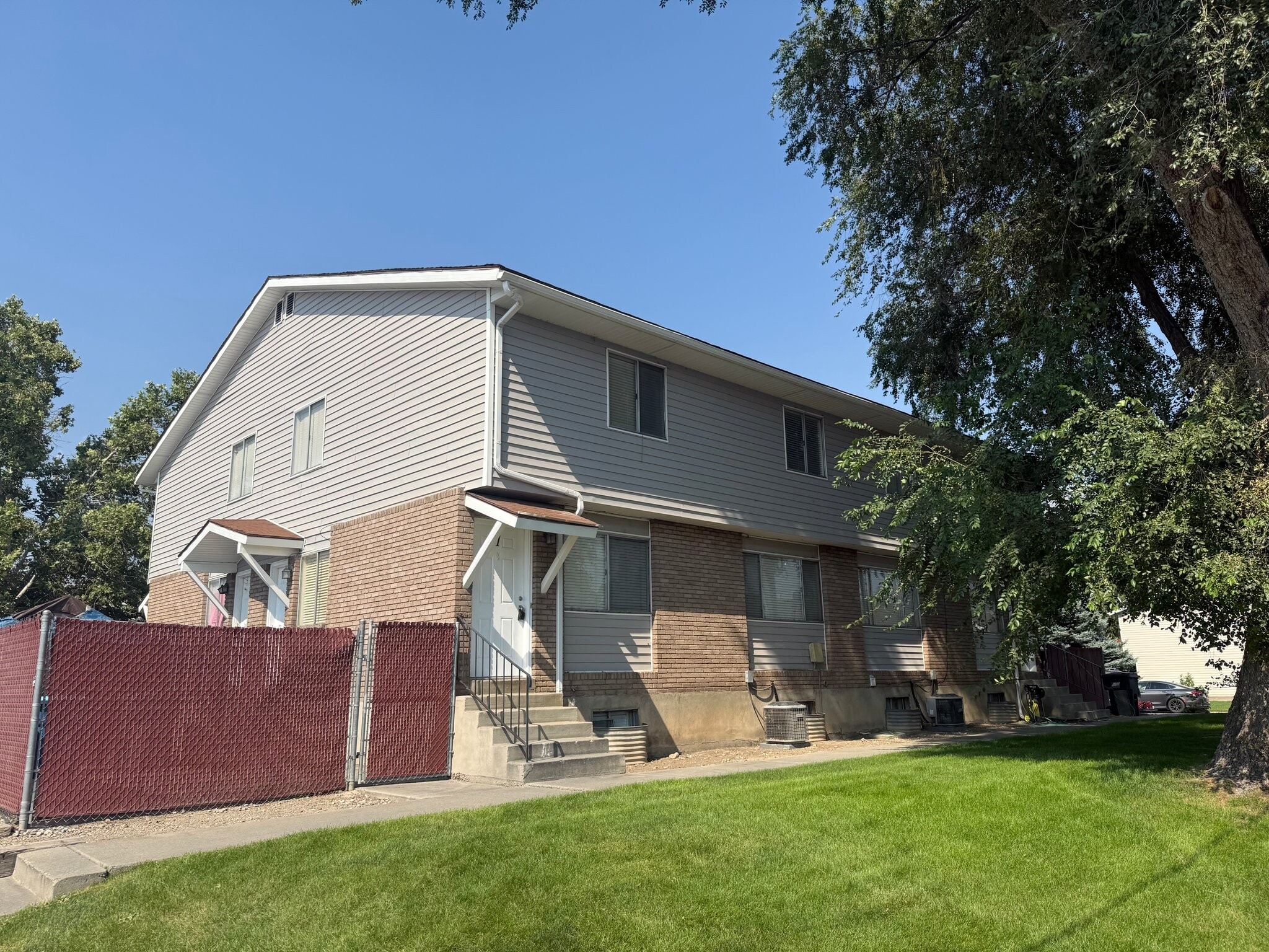 Building Photo - 585 E 50 S