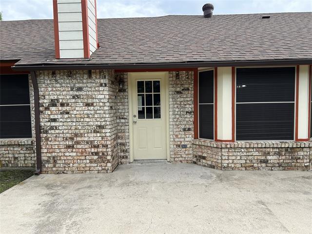 Building Photo - 6621 N Park Dr